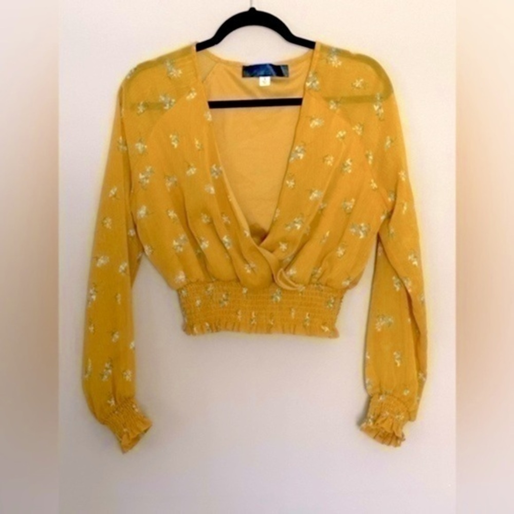 Blue Rain yellow floral long smocked sleeve and waist Top Size Med EUC
